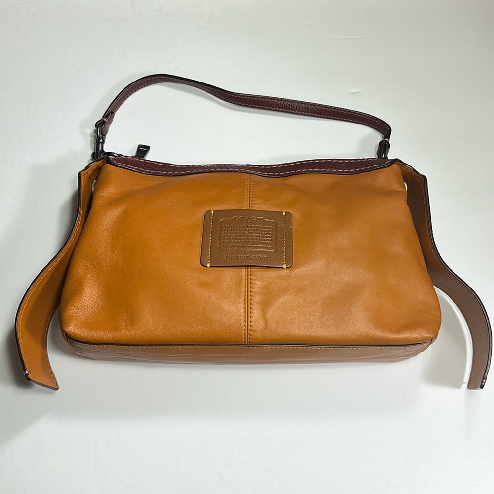 COACH Bandit Hobo 39 Glovetanned Pebble Leather - Picture 11 of 16
